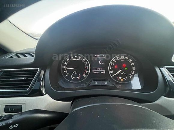 ÖZ CAR DAN SKODA RAPİD SPACEBACK CAM TAVAN