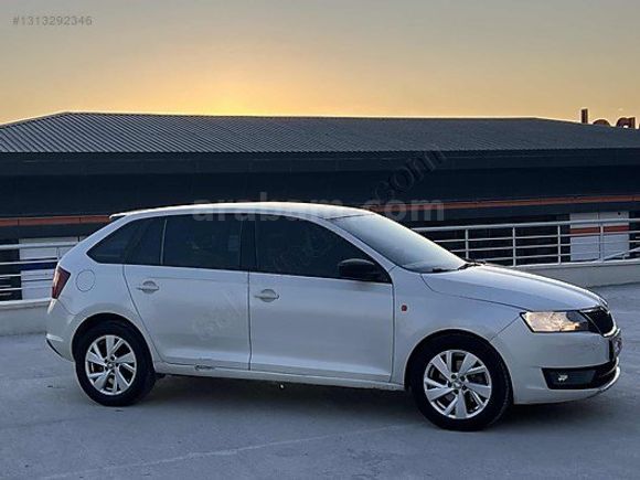 ÖZ CAR DAN SKODA RAPİD SPACEBACK CAM TAVAN