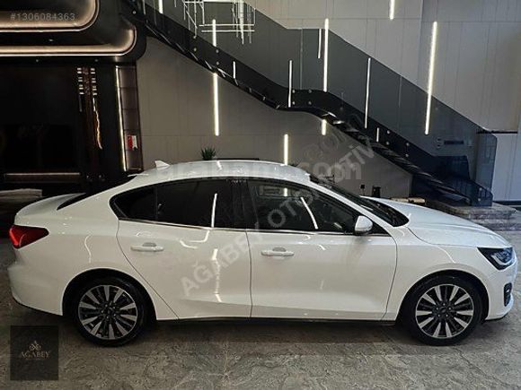 AĞABEY'DEN 2024 FORD FOCUS HATASIZ BOYASIZ TİTANİUM X %20