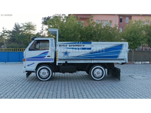 TERTEMİZ NKR MAVİ GÖĞÜS TUTULAN MODELİ KAMYONET RUHSATLI MA***