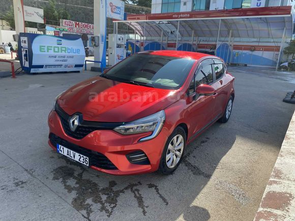 Sahibinden Renault Clio 1.0 SCe Joy 2022 Model  55.000 km Kırmızı