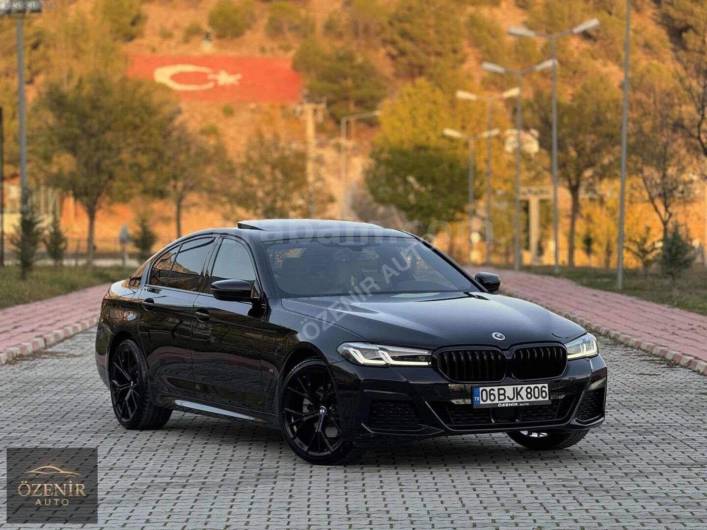 Galeriden BMW 5 Serisi 520i M Sport 2023 Model Çorum 30.000 km Siyah 3