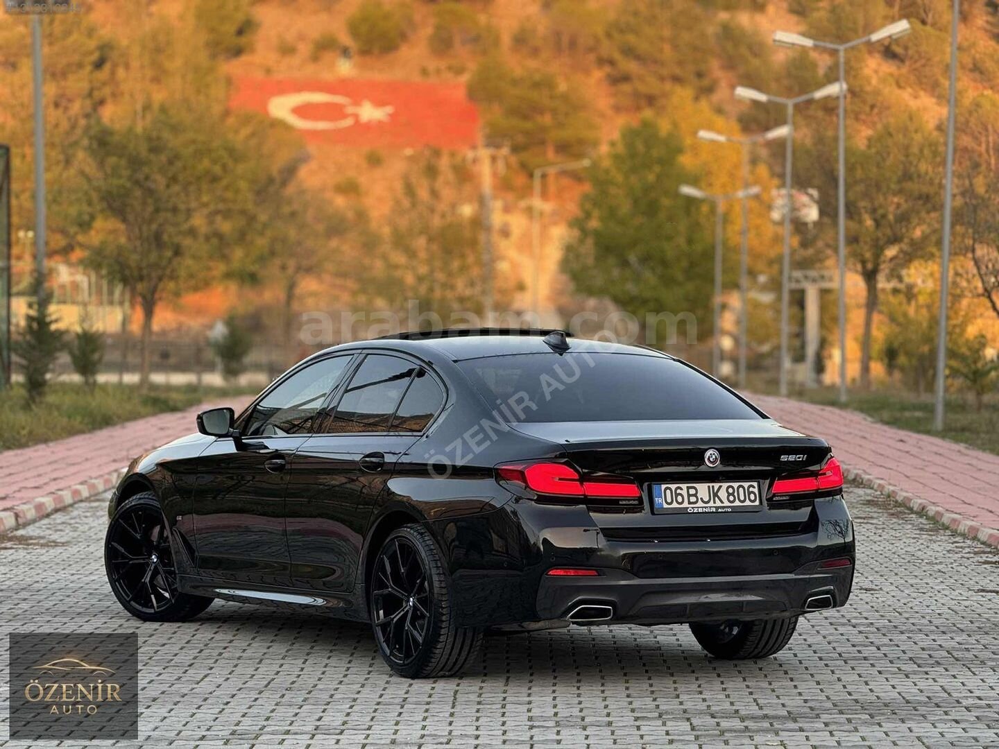 Galeriden BMW 5 Serisi 520i M Sport 2023 Model Çorum 30.000 km Siyah 6