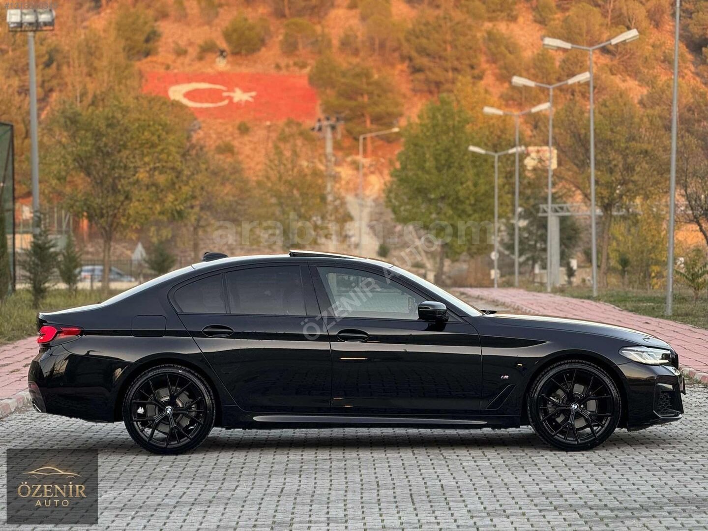 Galeriden BMW 5 Serisi 520i M Sport 2023 Model Çorum 30.000 km Siyah 5