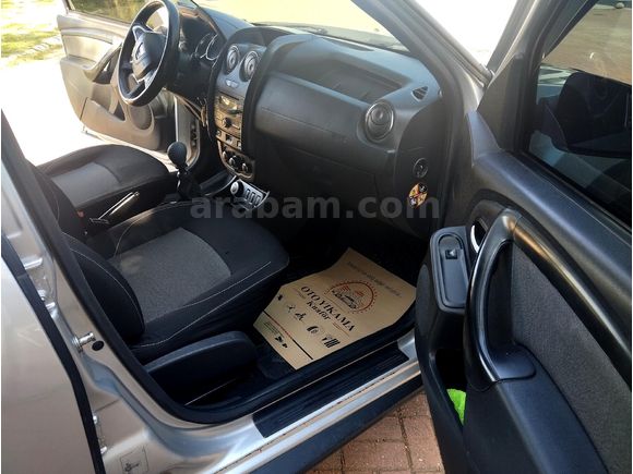 ÖZDEN OTOMOTİV 1.5 DİZEL 110 DACİA DUSTER LAUREATE 4*4 6 VİTES