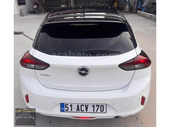Çift renk Temiz Corsa.