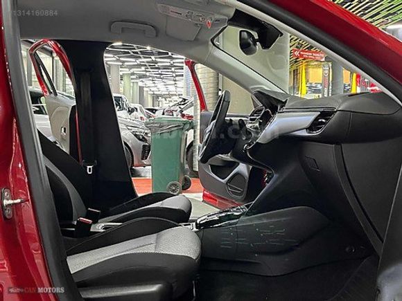 HATASIZ BOYASIZ 2025 MODEL 42 BİN'KM'DE OPEL CORSA 1.2T SERVİS B