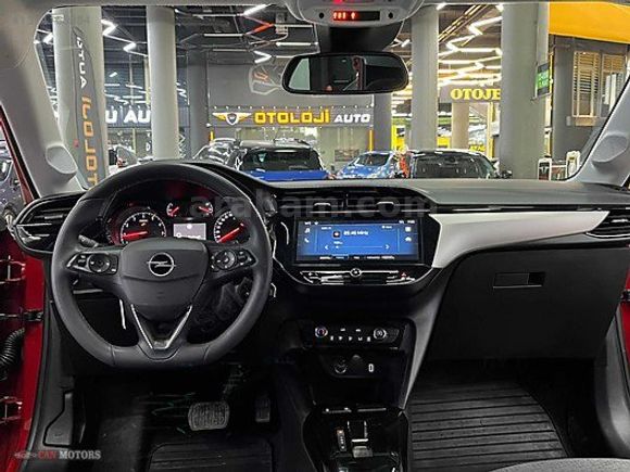 HATASIZ BOYASIZ 2025 MODEL 42 BİN'KM'DE OPEL CORSA 1.2T SERVİS B