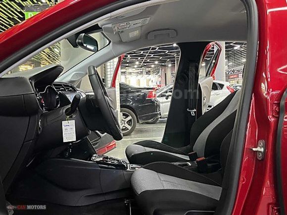 HATASIZ BOYASIZ 2025 MODEL 42 BİN'KM'DE OPEL CORSA 1.2T SERVİS B