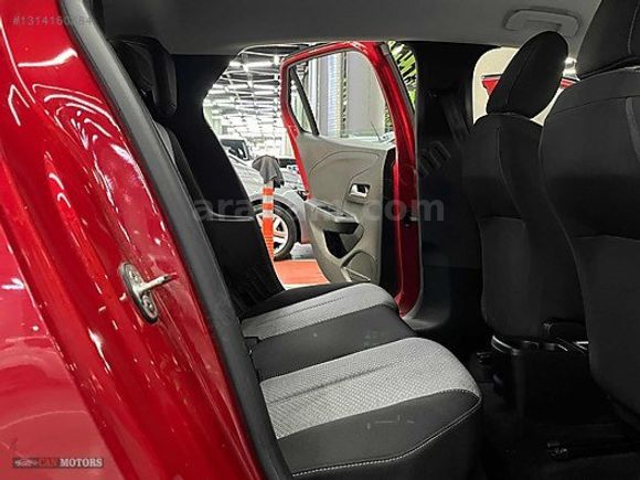 HATASIZ BOYASIZ 2025 MODEL 42 BİN'KM'DE OPEL CORSA 1.2T SERVİS B