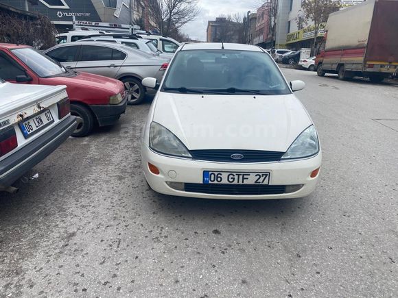 Sahibinden Ford Focus 1.6 Ghia 2001 Model