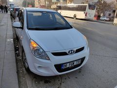 Sahibinden Hyundai i20 1.2 MPI Team 2011 Model