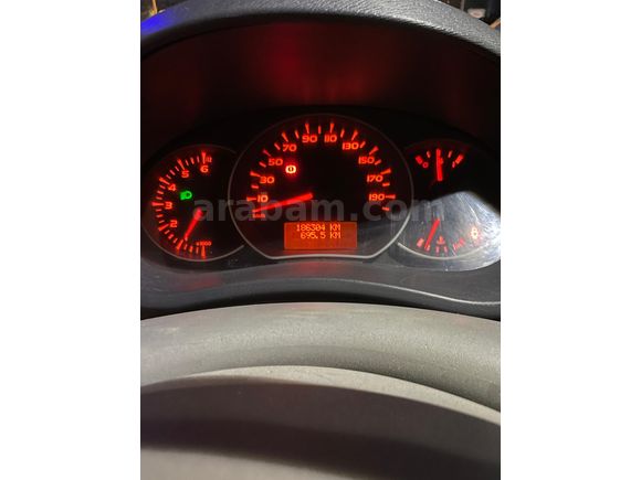 Sahibinden Renault Kangoo Multix 1.5 dCi Expression 2009 Model 