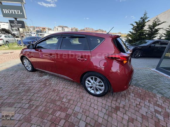 EDİRNE ADA OTOMOTİVDEN 2013 TOYOTA AURİS 1,4 D - 4D CAM TAVAN