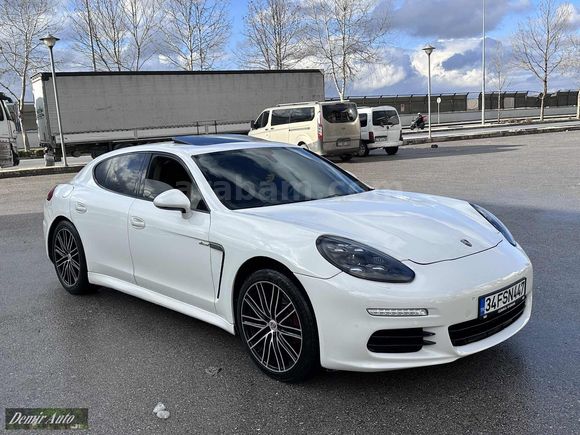 BAYİ ÇIKIŞLI DÜŞÜK KM DE FACELIFT ÇEVİRİMLİ BAKIMLI PANAMERA