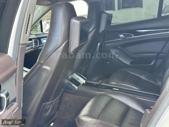 BAYİ ÇIKIŞLI DÜŞÜK KM DE FACELIFT ÇEVİRİMLİ BAKIMLI PANAMERA