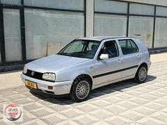 VOLKSWAGEN GOLF/DÜŞÜK KM/SIFIR MUAYENE/TAKAS OLUR/K.KART GEÇERLİ