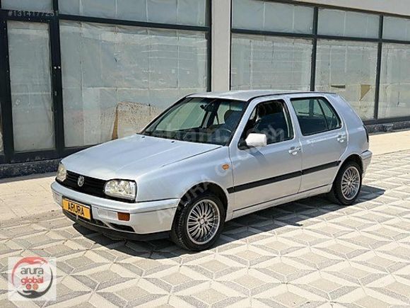 VOLKSWAGEN GOLF/DÜŞÜK KM/SIFIR MUAYENE/TAKAS OLUR/K.KART GEÇERLİ