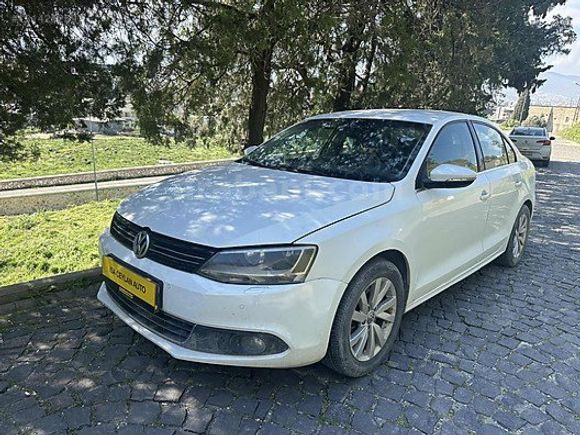 2014 MODEL OTOMATİK JETTA 207 bin km