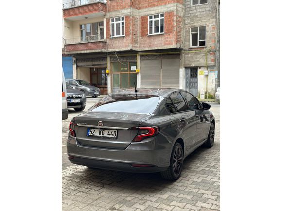 Sahibinden Fiat Egea Cross 1.4 Fire Limited 2023 Model  26.000 km Füme