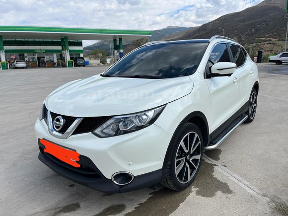 Sahibinden Nissan Qashqai 1.6 dCi Platinum Premium Pack 2015 Model