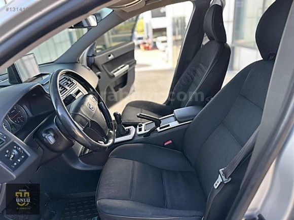 ÜNLÜDEN 2011 VOLVO S40 6 İLERİ CAM GİBİ HATASIZ