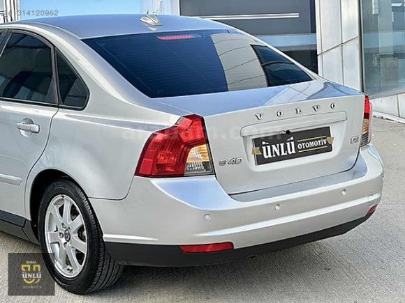 ÜNLÜDEN 2011 VOLVO S40 6 İLERİ CAM GİBİ HATASIZ