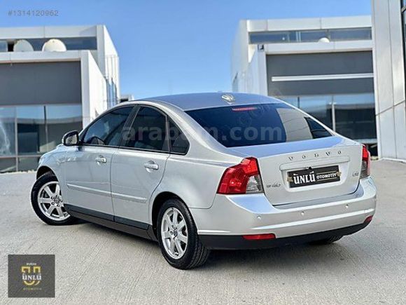 ÜNLÜDEN 2011 VOLVO S40 6 İLERİ CAM GİBİ HATASIZ