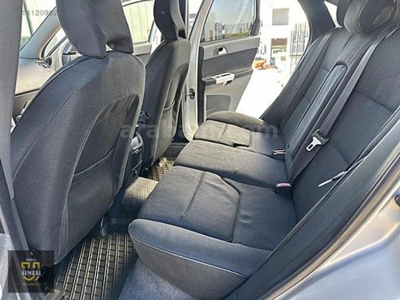 ÜNLÜDEN 2011 VOLVO S40 6 İLERİ CAM GİBİ HATASIZ
