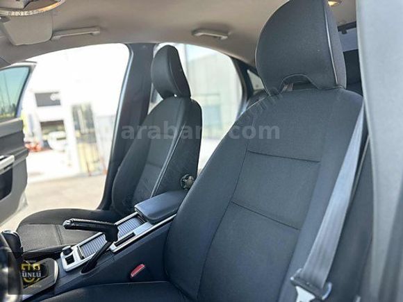 ÜNLÜDEN 2011 VOLVO S40 6 İLERİ CAM GİBİ HATASIZ