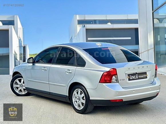 ÜNLÜDEN 2011 VOLVO S40 6 İLERİ CAM GİBİ HATASIZ