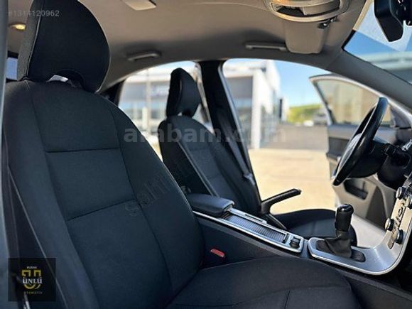 ÜNLÜDEN 2011 VOLVO S40 6 İLERİ CAM GİBİ HATASIZ