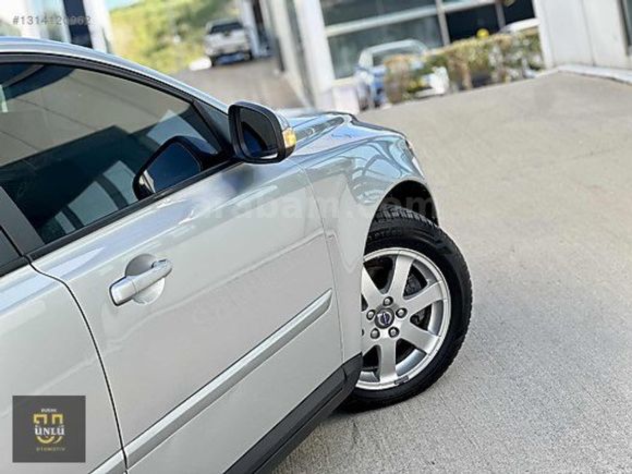 ÜNLÜDEN 2011 VOLVO S40 6 İLERİ CAM GİBİ HATASIZ