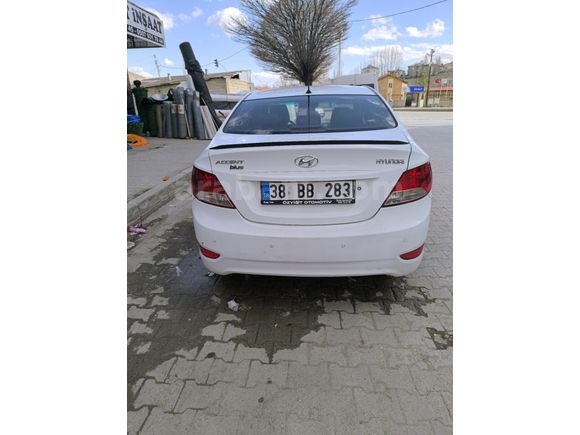 Galeriden Hyundai Accent Blue 1.6 CRDI Mode 2012 Model Van