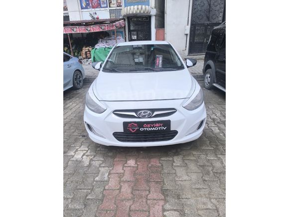 Galeriden Hyundai Accent Blue 1.6 CRDI Mode 2012 Model Van
