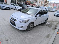 Galeriden Hyundai Accent Blue 1.6 CRDI Mode 2012 Model Van