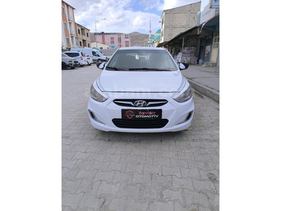Galeriden Hyundai Accent Blue 1.6 CRDI Mode 2012 Model Van