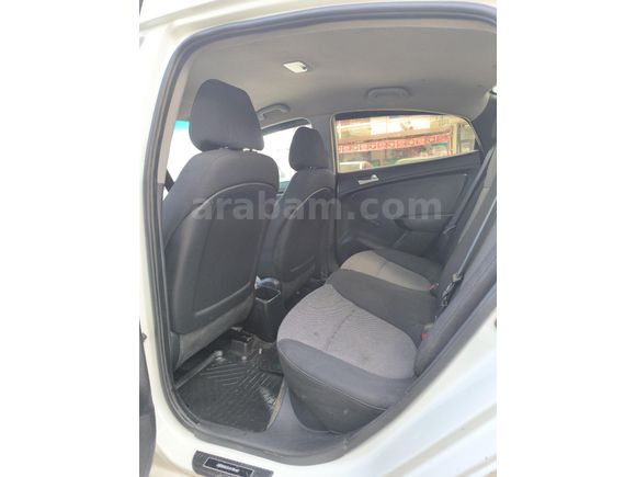 Galeriden Hyundai Accent Blue 1.6 CRDI Mode 2012 Model Van