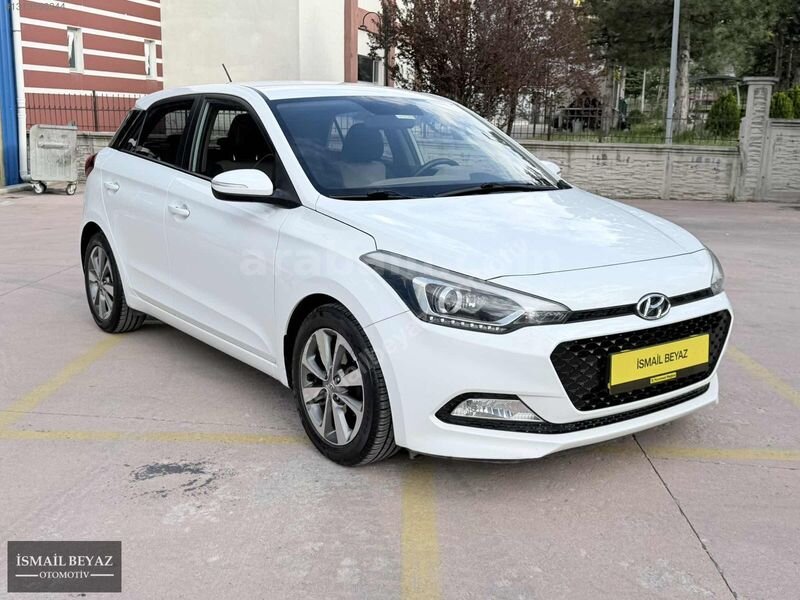 Galeriden Hyundai i20 1.4 MPI Style 2015 Model Kütahya 87.000 km Beyaz