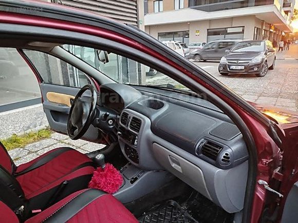 2000 model Clio 2 benzin -LPG
