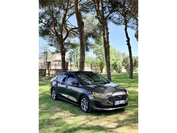 İlk Sahibinden Ford Focus 1.5 EcoBlue Titanium Stil kış paket en dolu paket   2025 Model  25.000 km Gri (metalik)