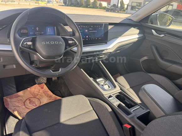 2025 ÇIKIŞLI OCTAVİA 1.5 MHEV ELİTE SADECE 22 BİN KM