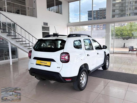 ÖZKAYALAR_2023 MODEL_1.3TCE_ DUSTER_MAKYAJLI KASA 4X4 %20FAURALI