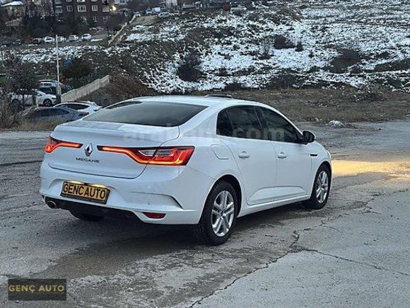GENÇ AUTO'DAN 2020 MODEL RENAULT MEGANE 0.68 KREDİ İMKANI İLE