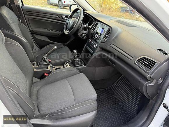 GENÇ AUTO'DAN 2020 MODEL RENAULT MEGANE 0.68 KREDİ İMKANI İLE