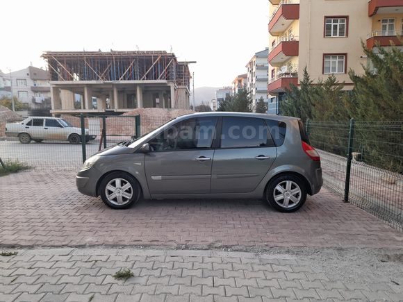Sahibinden Renault Scenic 1.6 Dynamique 2004 Model 