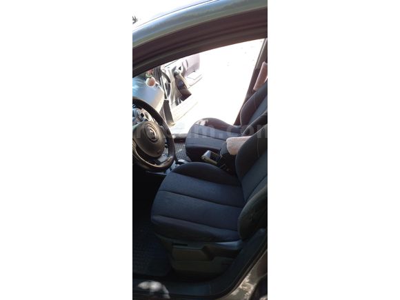 Sahibinden Renault Megane 1.6 Dynamique 2005 Model  310.000 km Gri