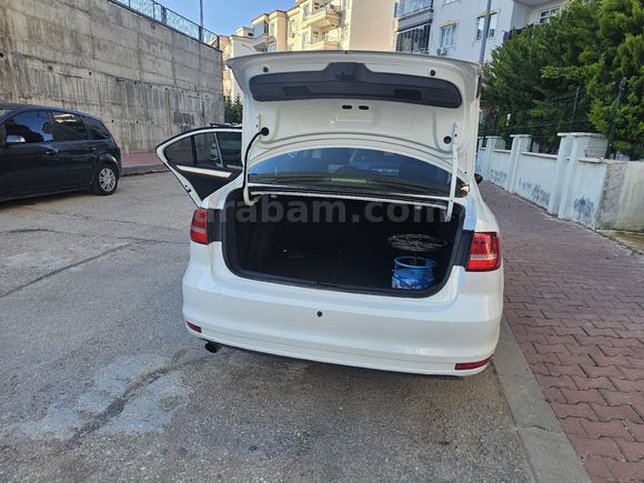 EMSALLERİNİN EN UYGUNU HATASIZ 1.2 TSi Trend 2015 Model Benzinli Manuel ACİL SATILIK