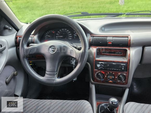 -DENKAR-ASTRA 1.4 GL98 MODEL ÇOK TEMİZ MOTOR SIFIR YAPILMIŞTIR
