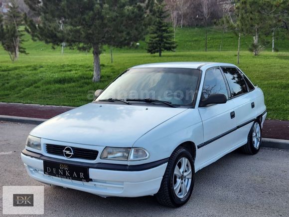-DENKAR-ASTRA 1.4 GL98 MODEL ÇOK TEMİZ MOTOR SIFIR YAPILMIŞTIR